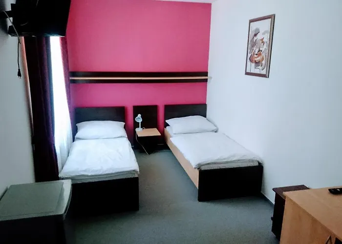 Antler Hotel 3*